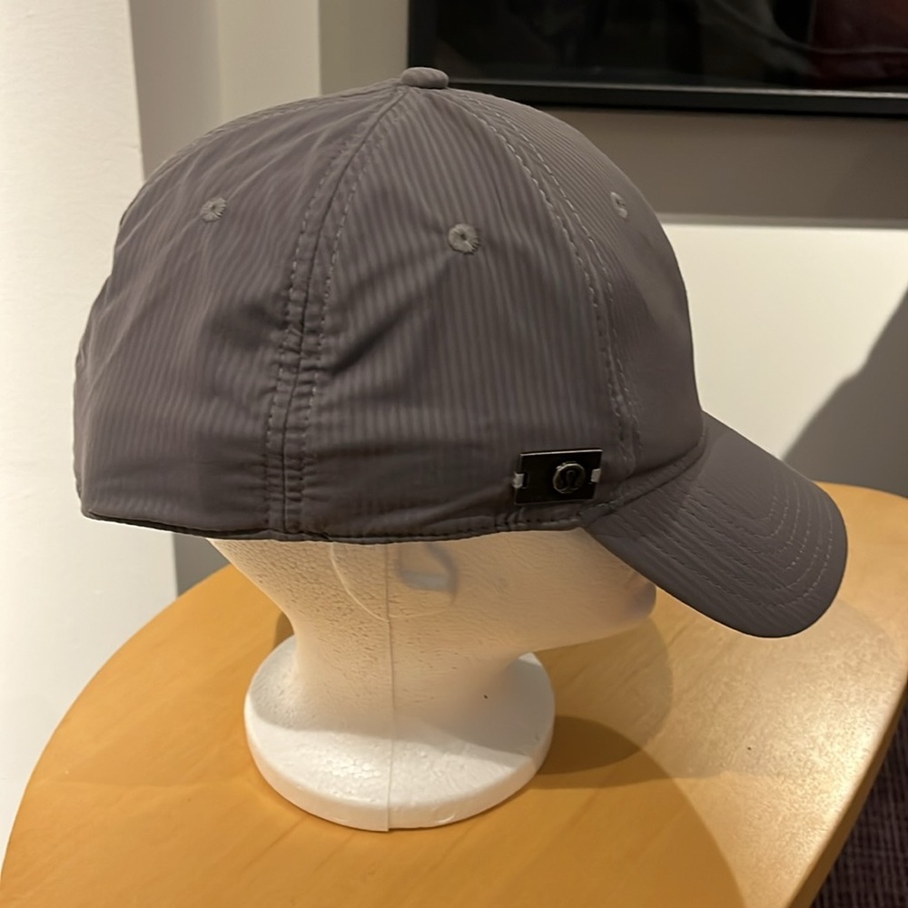Lululemon cap  - Picture 2 of 7